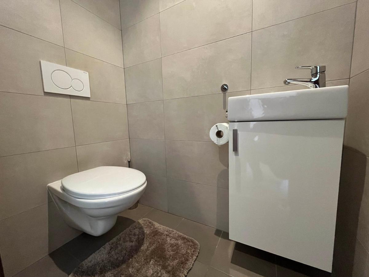 Elegant Escape Apartment I - City Centre Bratysława Zewnętrze zdjęcie