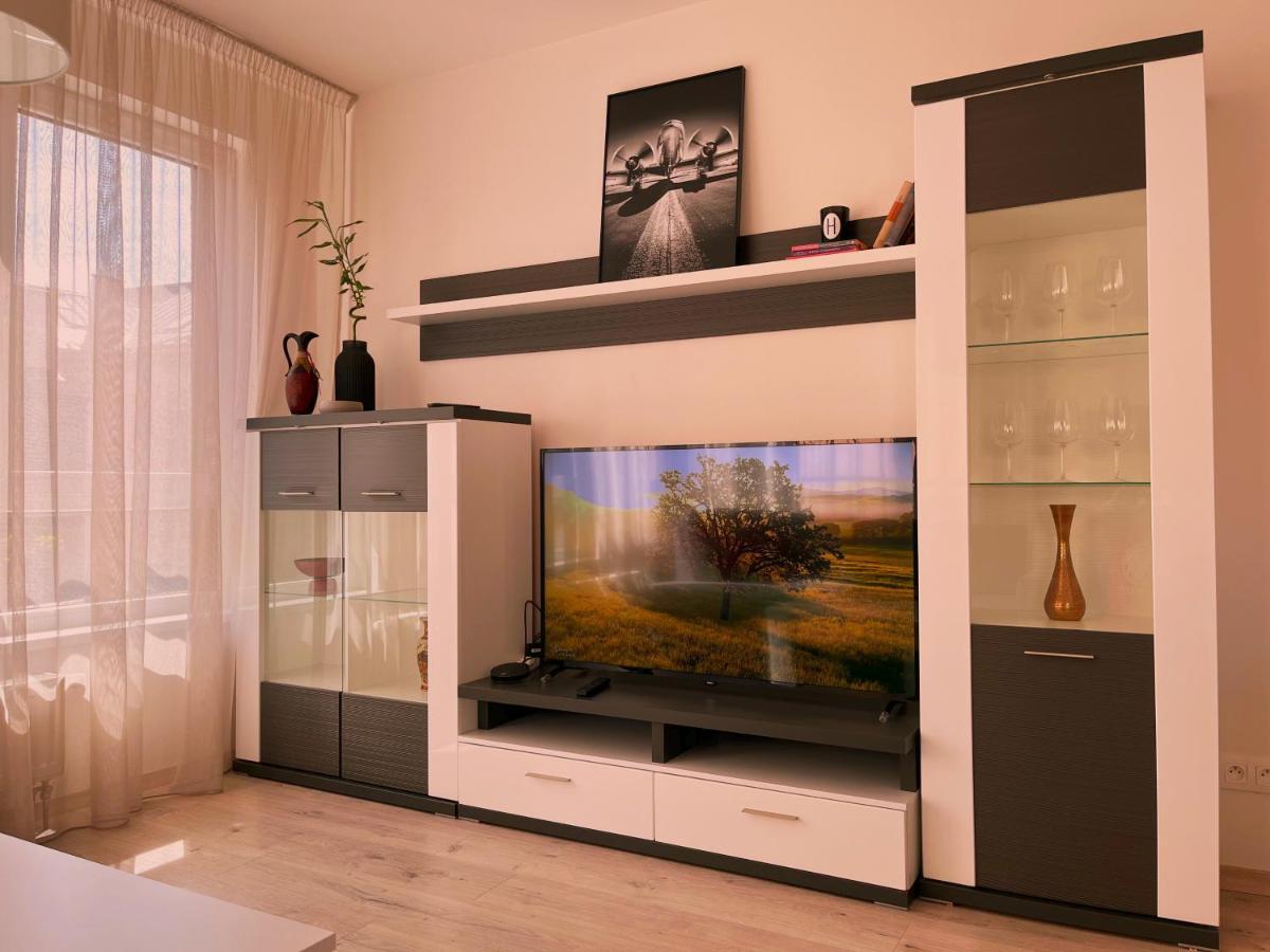 Elegant Escape Apartment I - City Centre Bratysława Zewnętrze zdjęcie