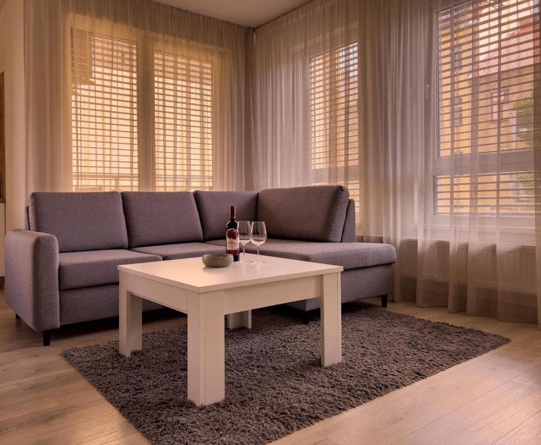 Elegant Escape Apartment I - City Centre Bratysława Zewnętrze zdjęcie