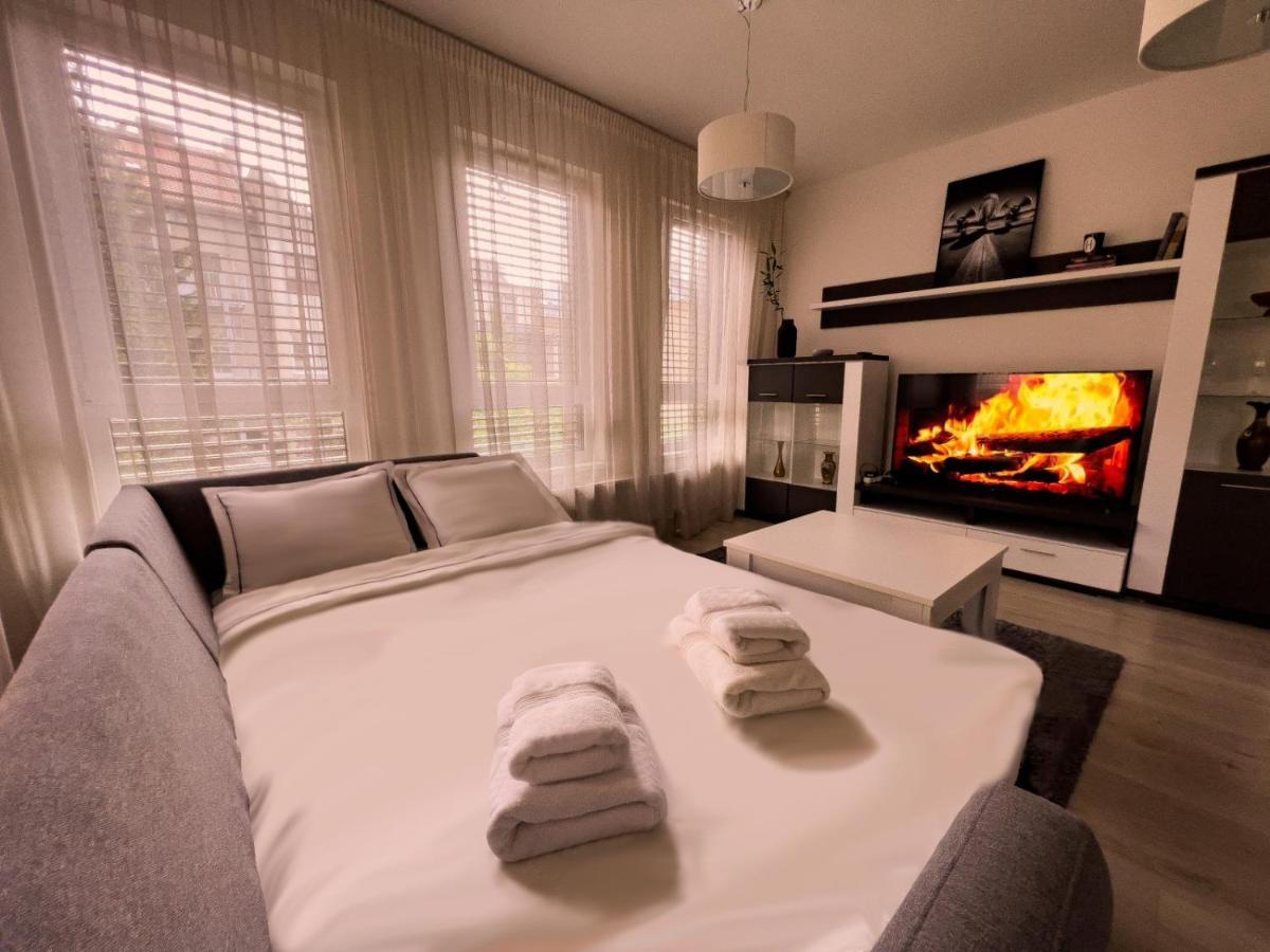 Elegant Escape Apartment I - City Centre Bratysława Zewnętrze zdjęcie