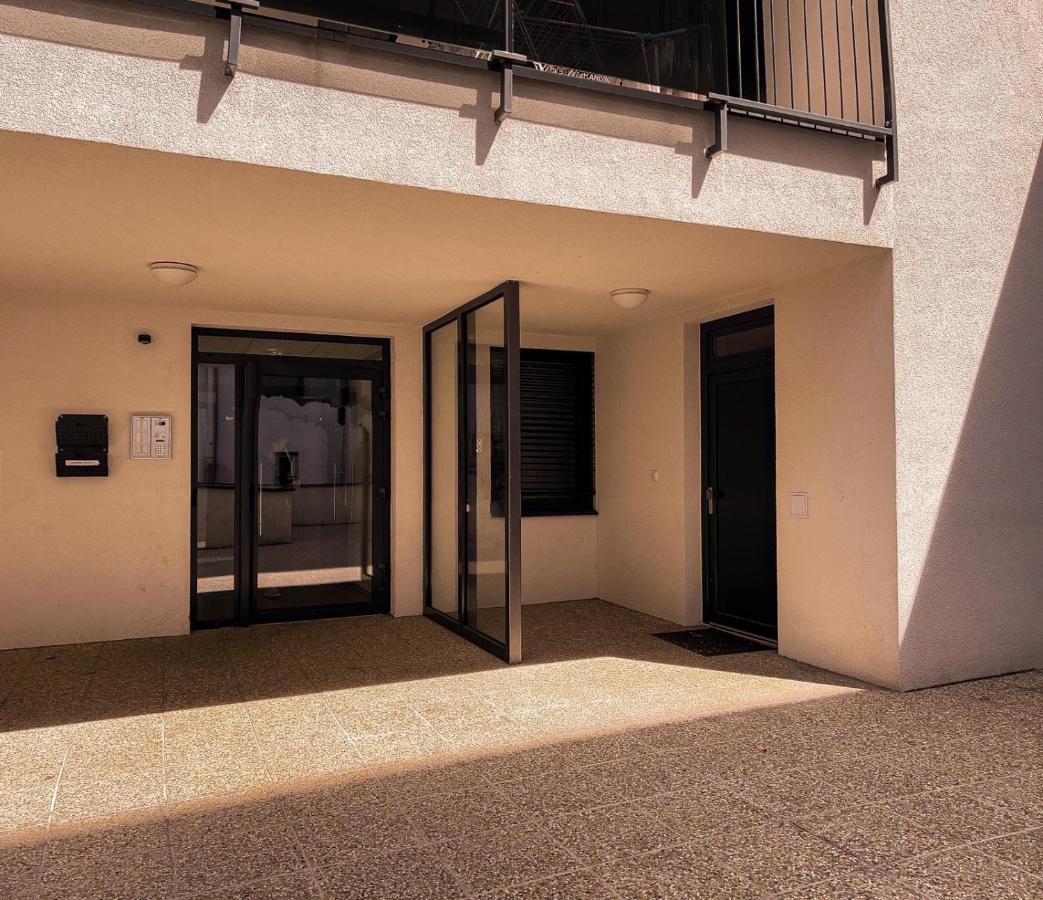 Elegant Escape Apartment I - City Centre Bratysława Zewnętrze zdjęcie