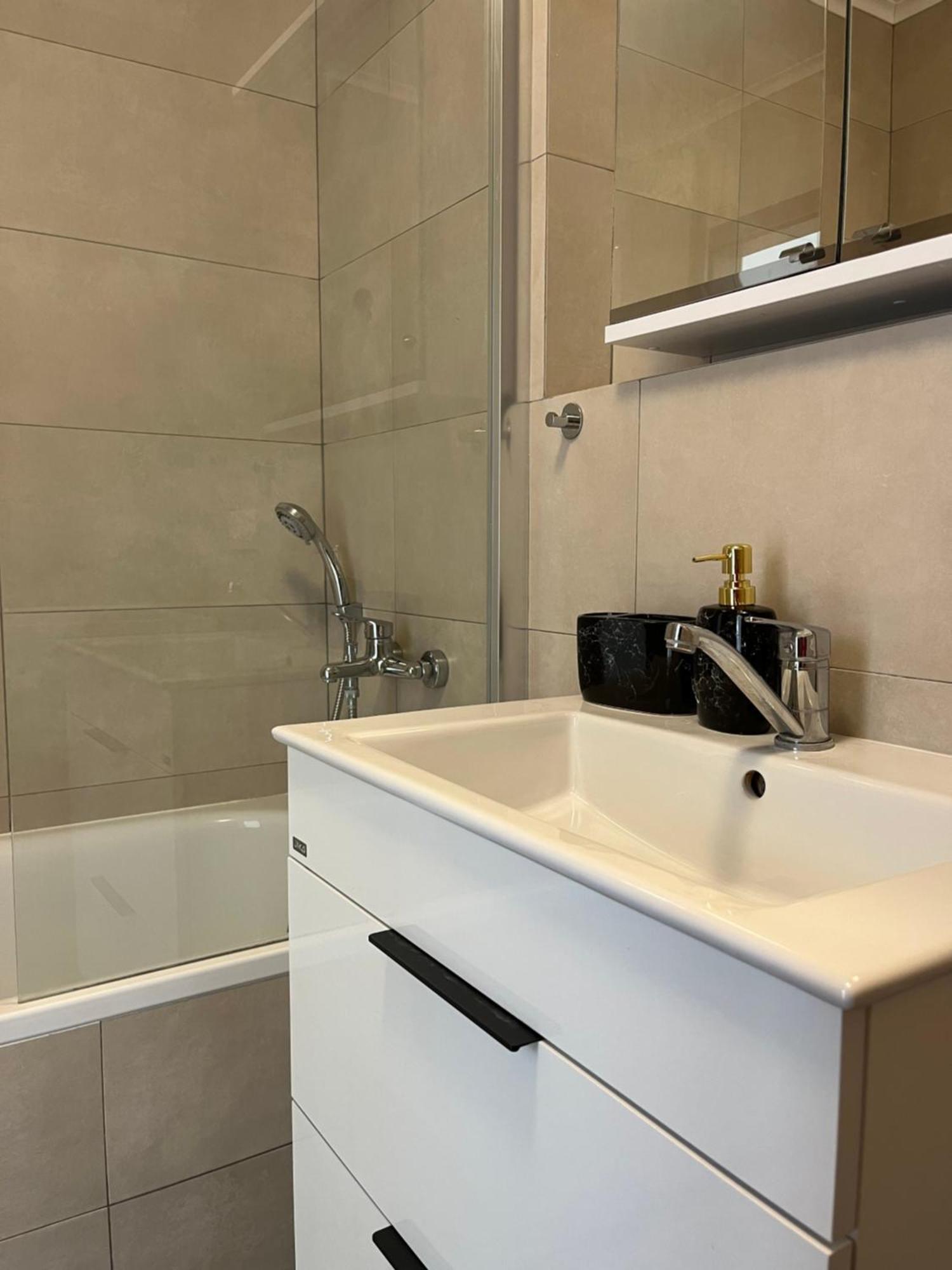 Elegant Escape Apartment I - City Centre Bratysława Zewnętrze zdjęcie